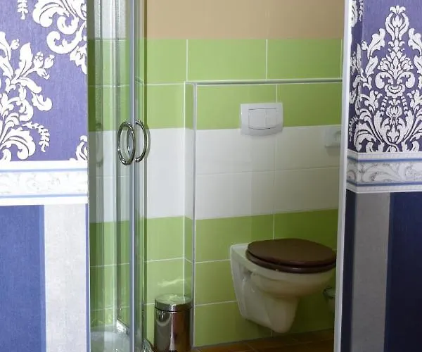 Gaestehaus Zwiebelturm Pensjonat Kerken