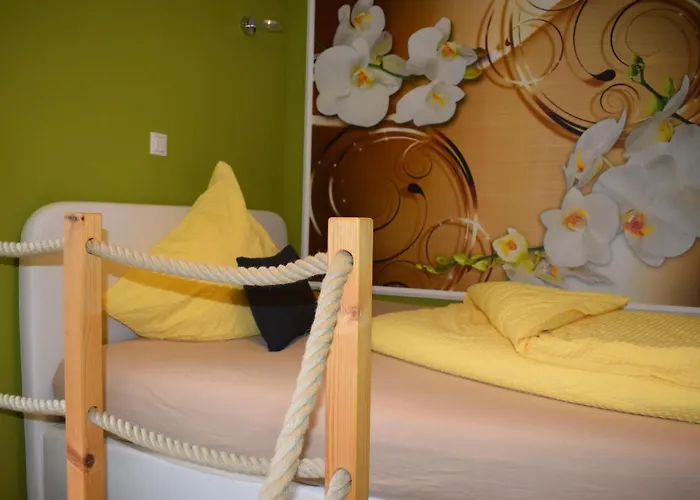 Gaestehaus Zwiebelturm Pensjonat Kerken